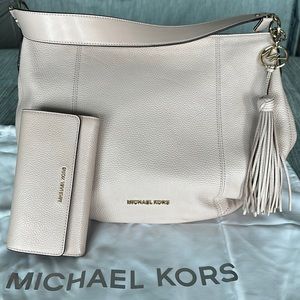 Michael Kors Brooke LG Zip Hobo Shoulder- Pebbled Leather & LG Tri-Fold Wallet